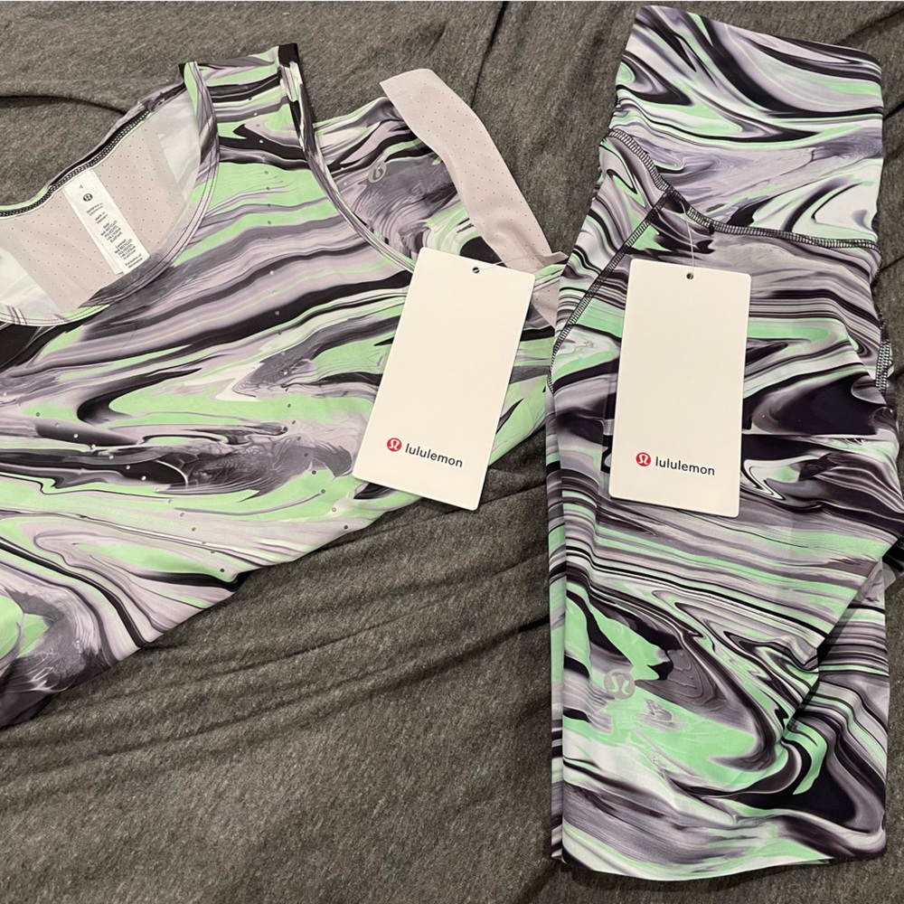 Brand new lululemon set both size 4.